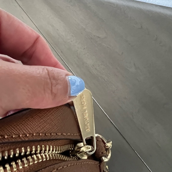 Michael Kors Ginny Cross body shoulder bag Like New! - Picture 7 of 7